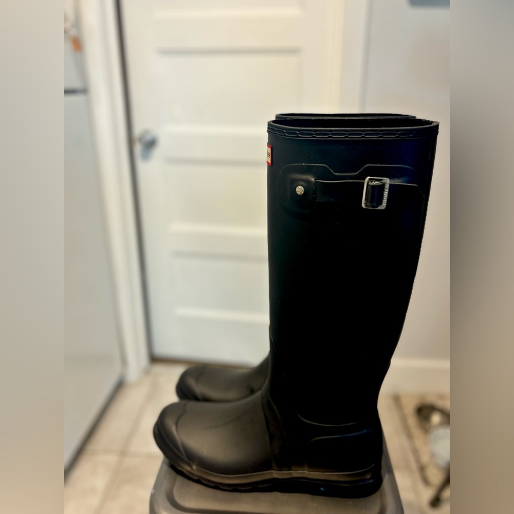 Hunter Rain boots, original tall classic style, excellent like new condition! - Picture 11 of 13